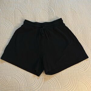 Small, black shorts with pockets